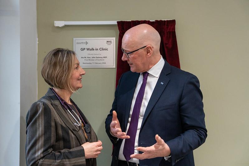First Minister Opens New Walk-in Clinic
